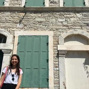 Meet your Posher, Nurefşan emine